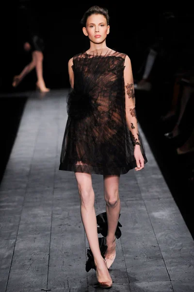 Look 3